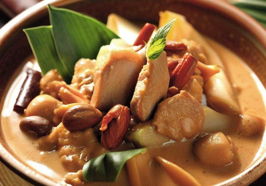 Massaman Curry: History, Ingredients and What Makes It Different