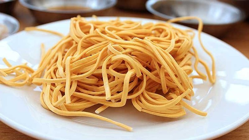 Dry wheat noodles used in authentic Thai stir fry recipes
