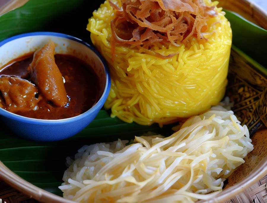 Sticky Rice with Northern Thai Curry (Khao Soi)